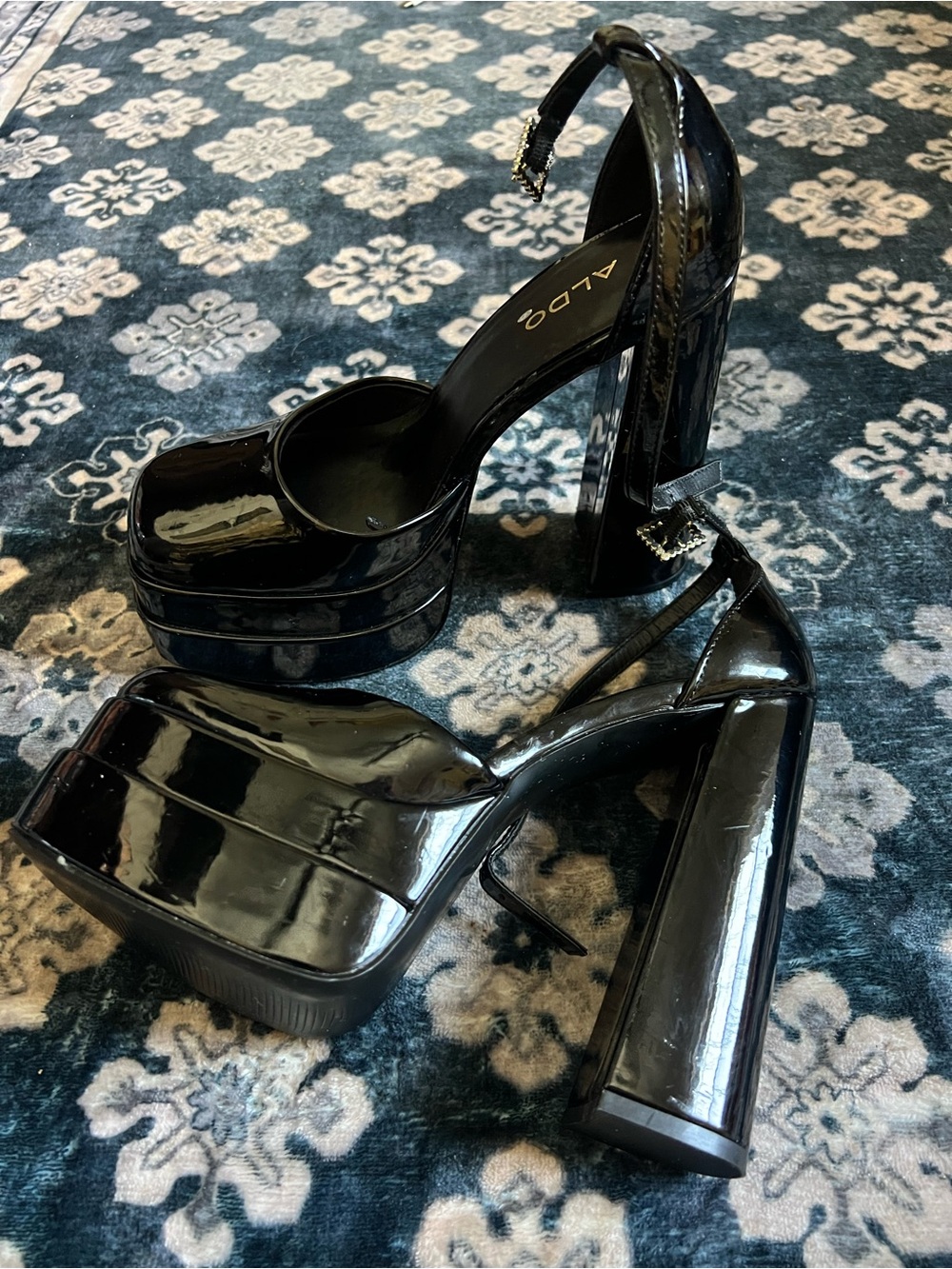 ALDO Black Patent Platform Block-Heel size 7